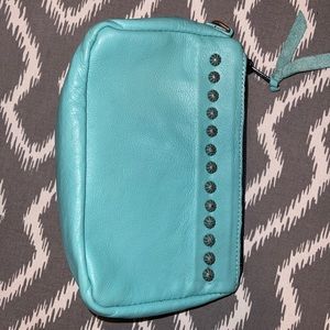 Double J saddlery Large cosmetics bag. Turquoise leather with metal rivets
